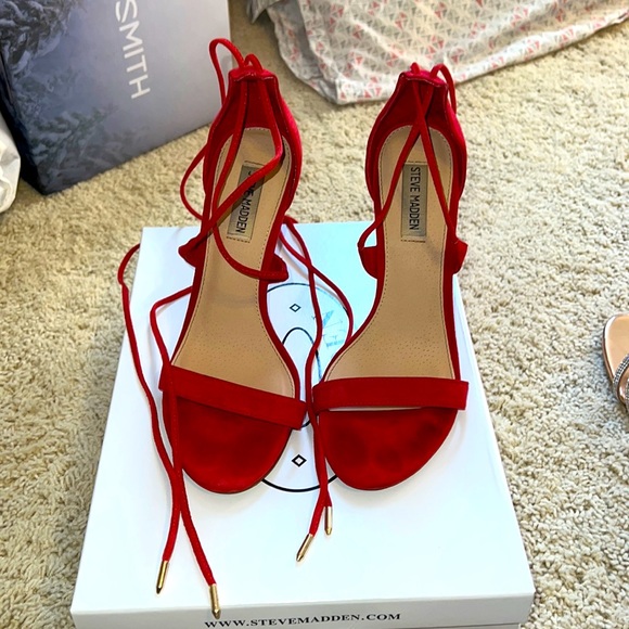 Red strap suede heels!! Size 8 - Picture 1 of 4